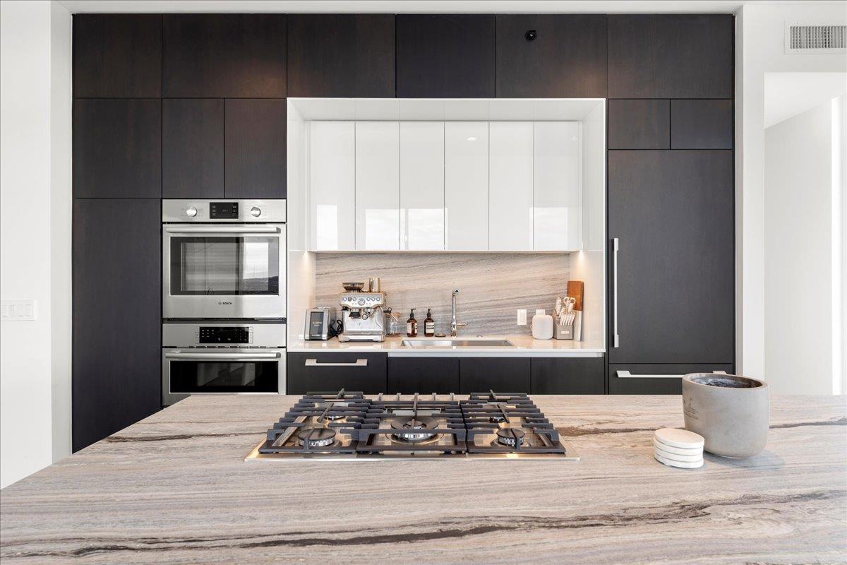 313 W 17th St # 2405, Austin, TX 78701