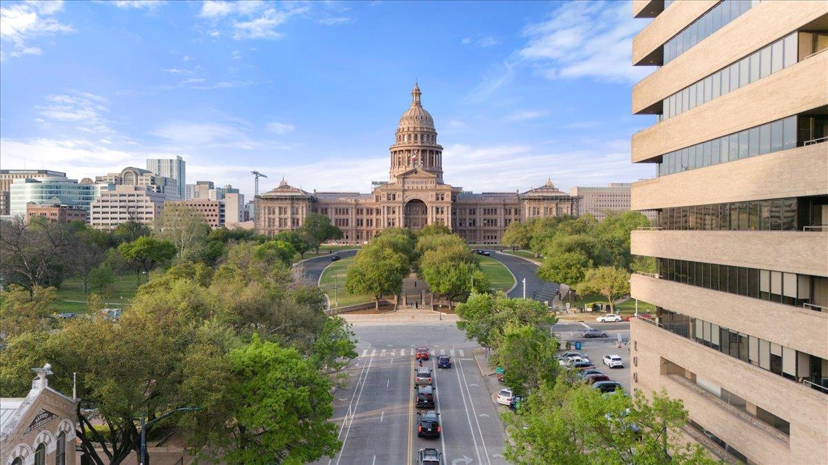 313 W 17th St # 2405, Austin, TX 78701