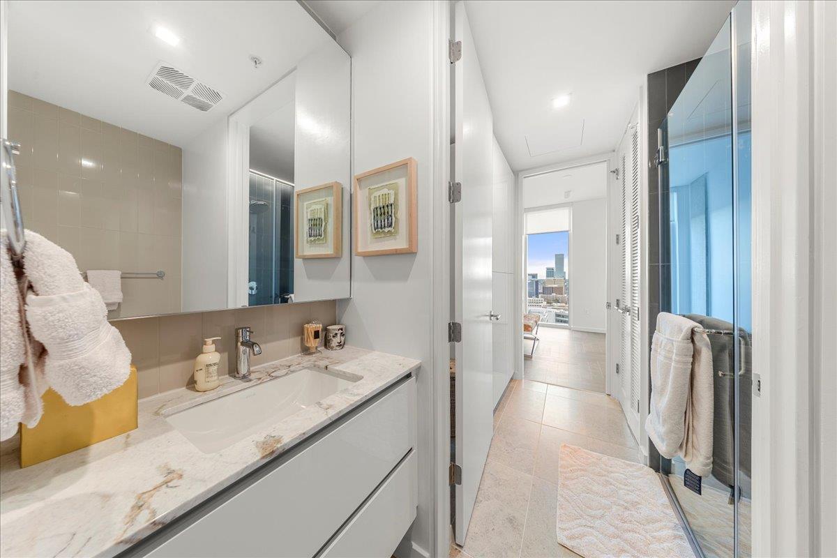 313 W 17th St # 2405, Austin, TX 78701