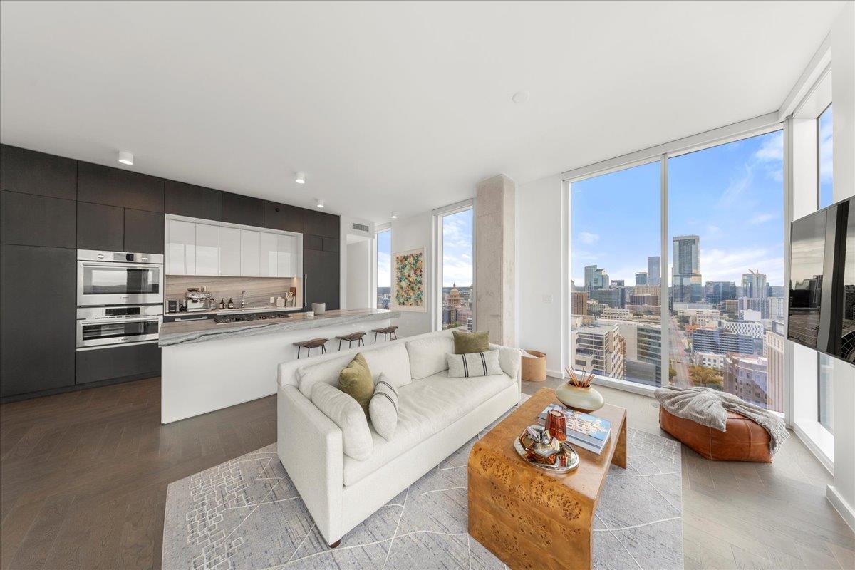 313 W 17th St # 2405, Austin, TX 78701