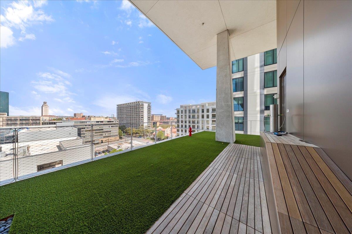 313 W 17th St # 2405, Austin, TX 78701