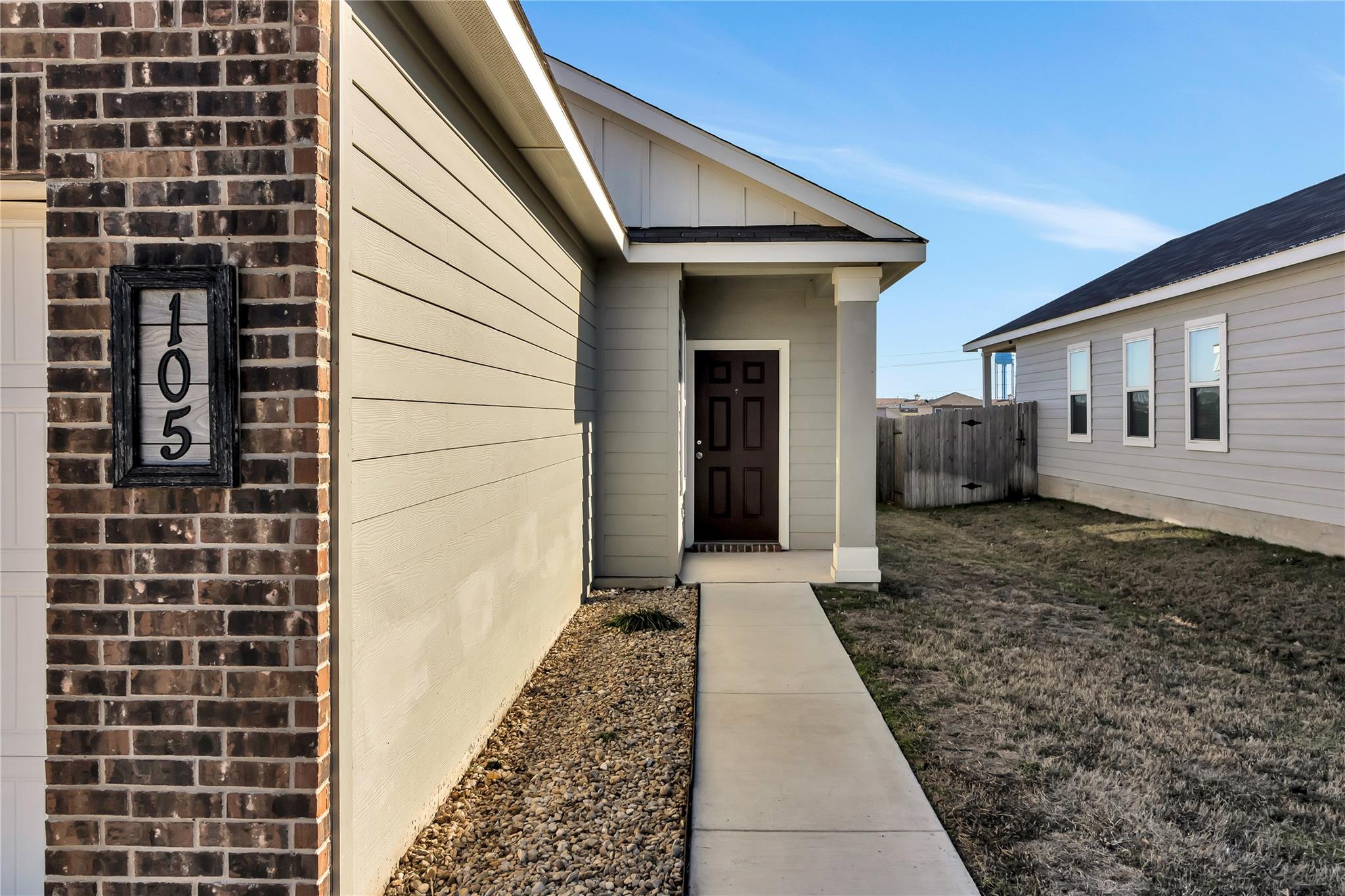 105 Bell Rings Dr, Jarrell, TX 76537