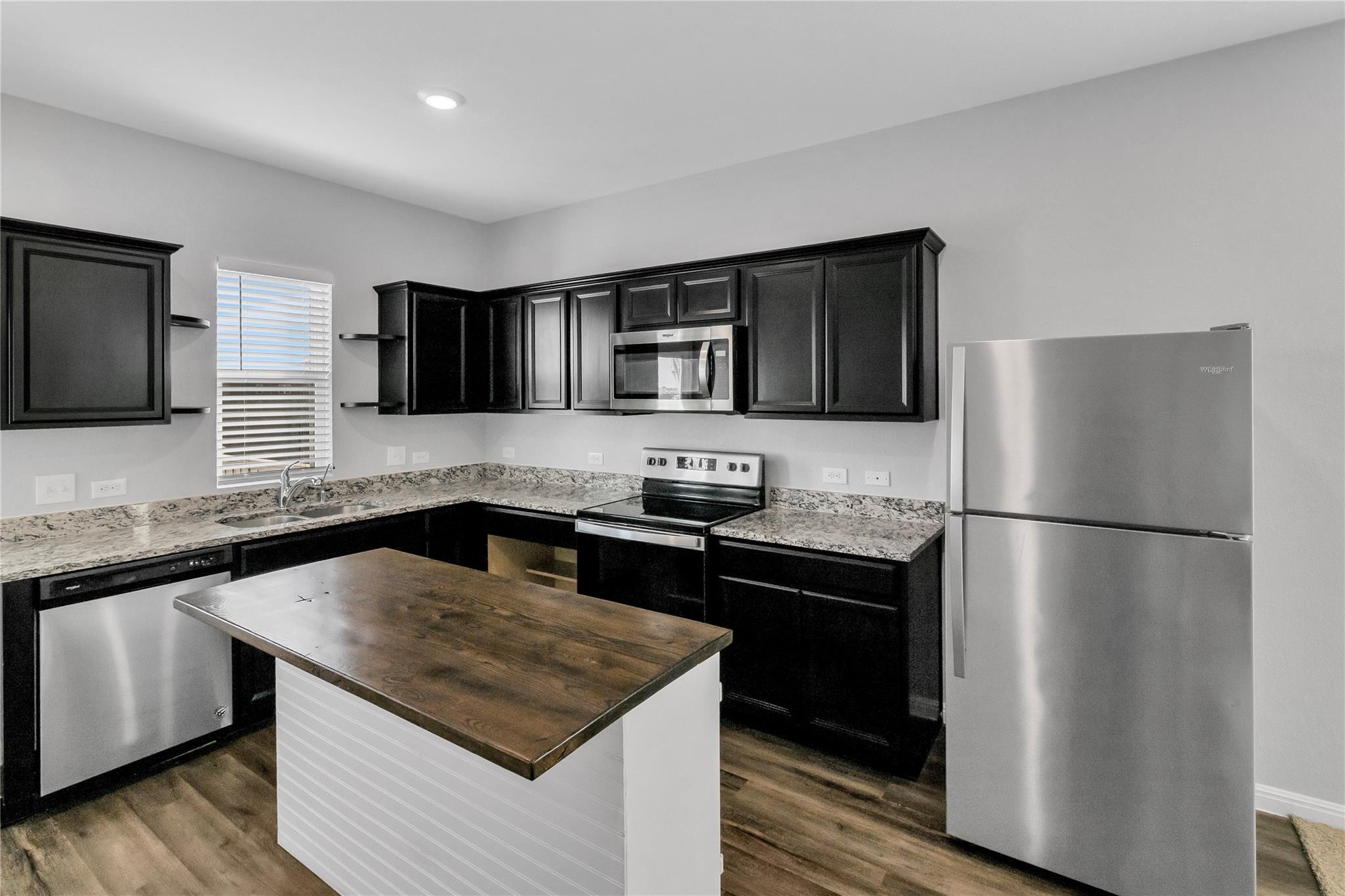 105 Bell Rings Dr, Jarrell, TX 76537