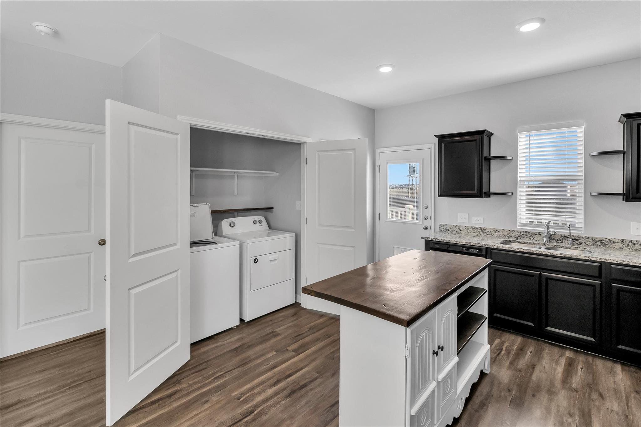 105 Bell Rings Dr, Jarrell, TX 76537