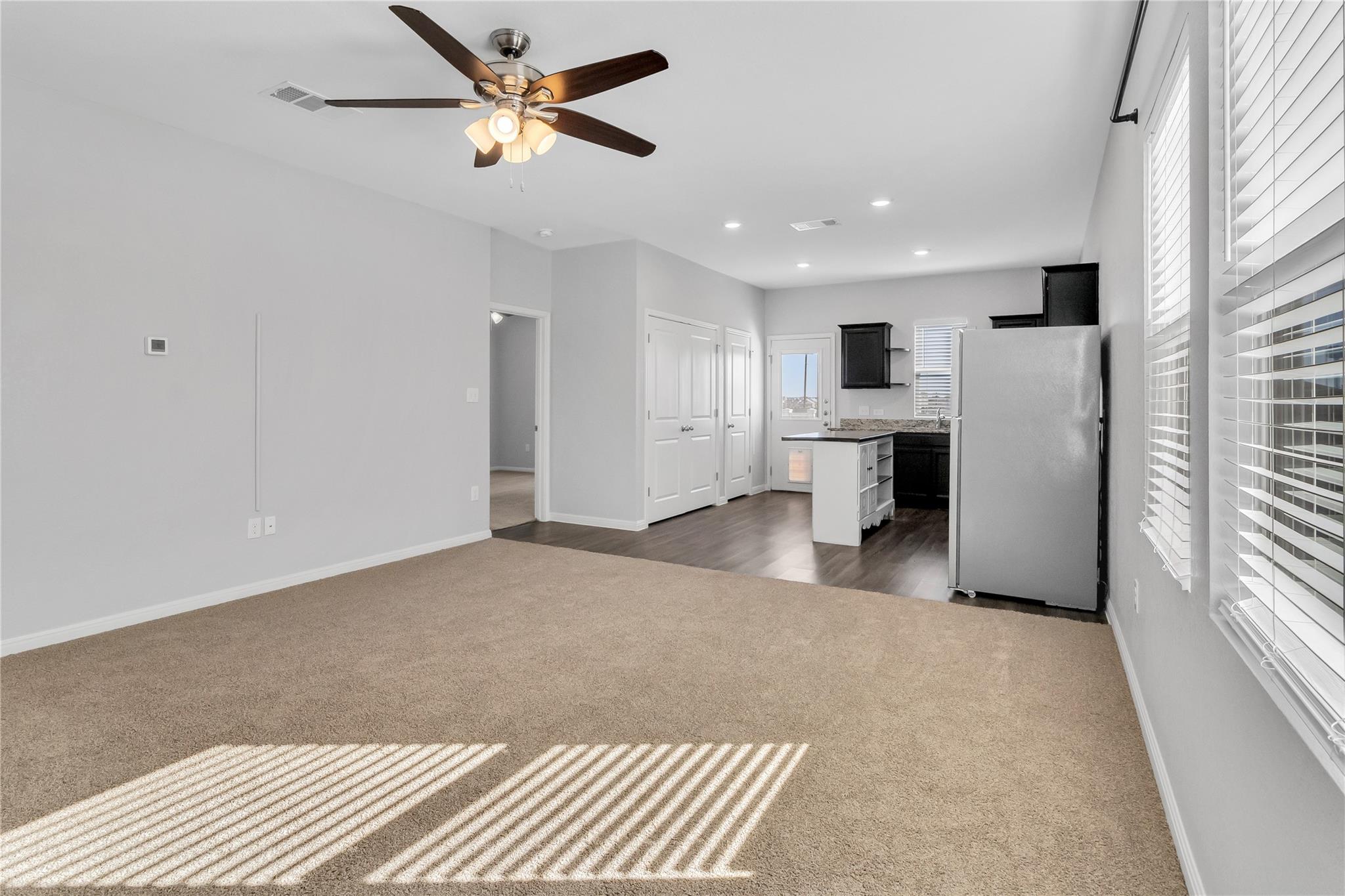 105 Bell Rings Dr, Jarrell, TX 76537