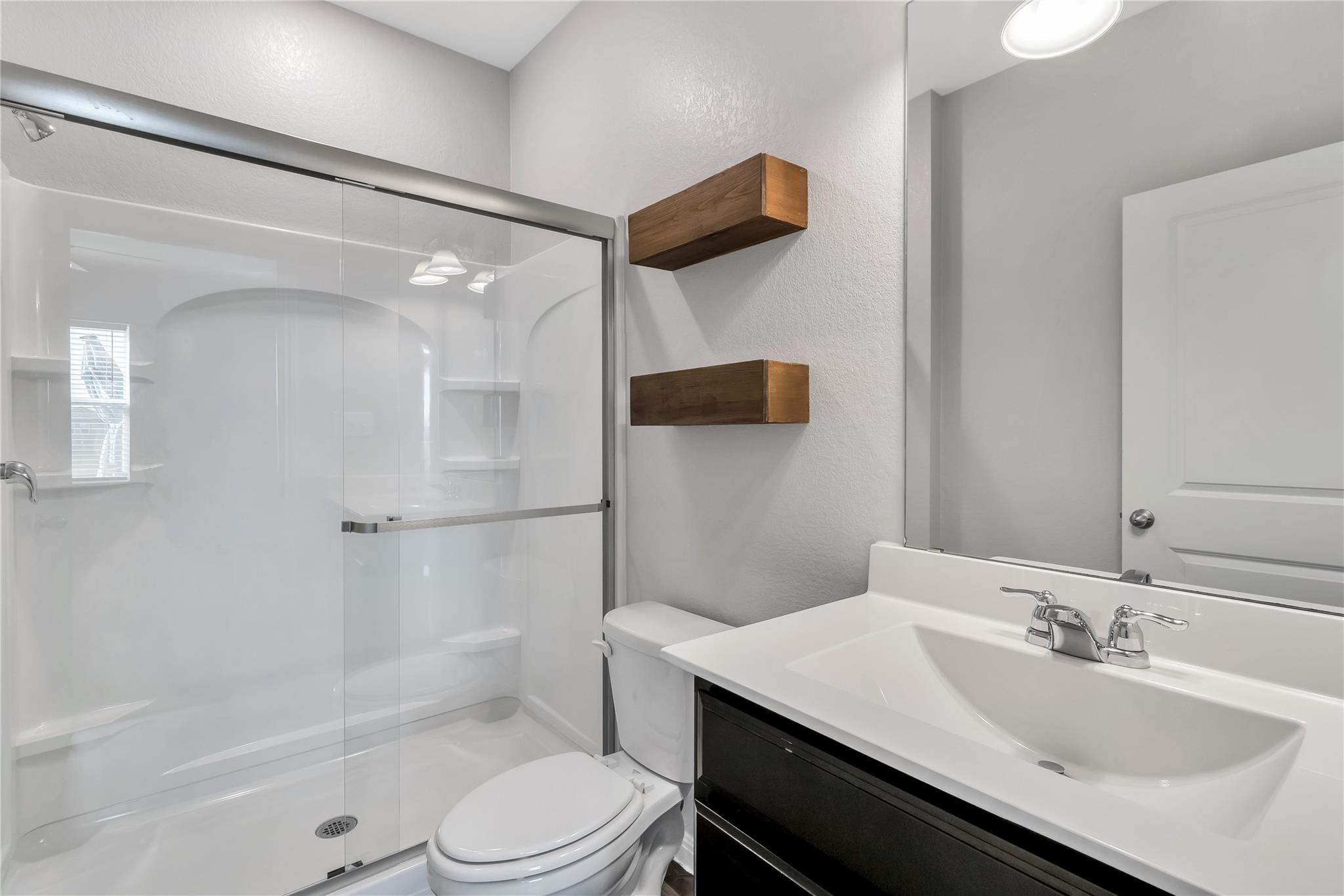 105 Bell Rings Dr, Jarrell, TX 76537