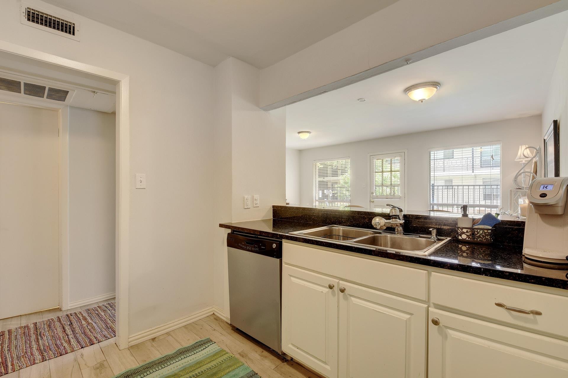 1210 Windsor Rd # 117, Austin, TX 78703