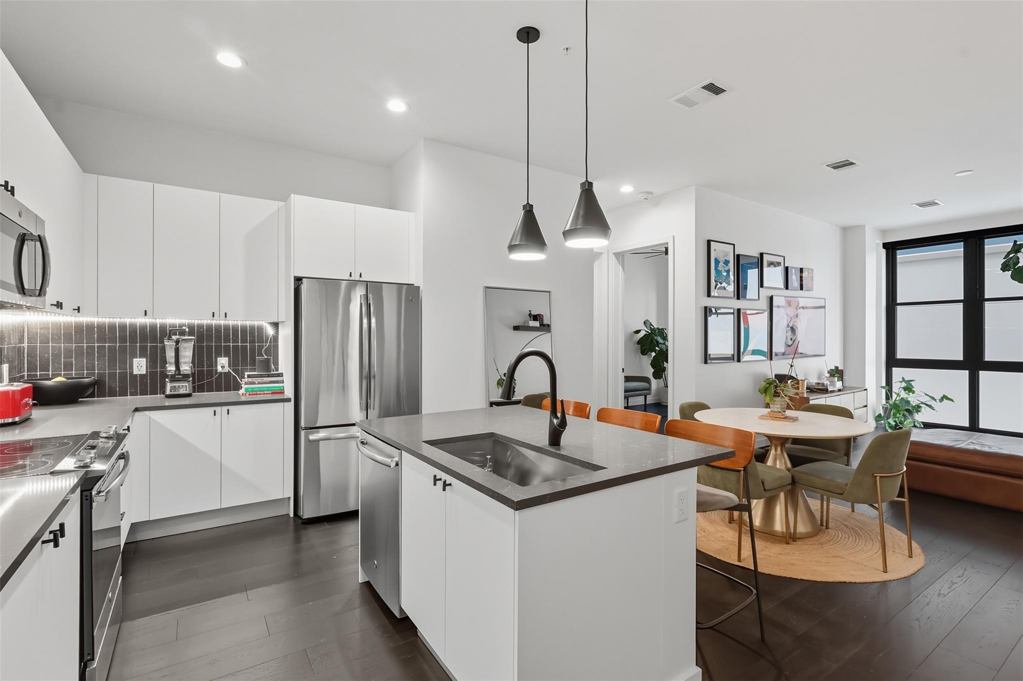 800 Embassy Dr # 320, Austin, TX 78702