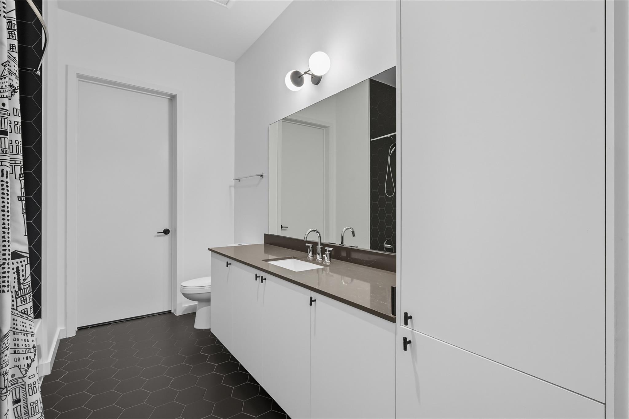 800 Embassy Dr # 320, Austin, TX 78702