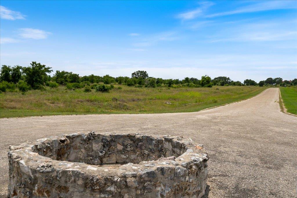 308 Via Francesco, Florence, TX 76527