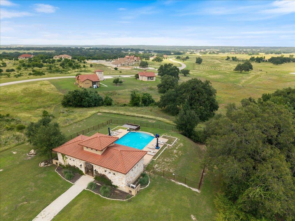 308 Via Francesco, Florence, TX 76527