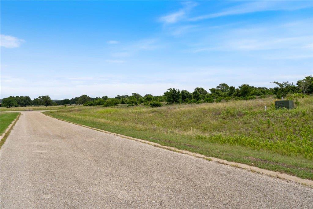 308 Via Francesco, Florence, TX 76527