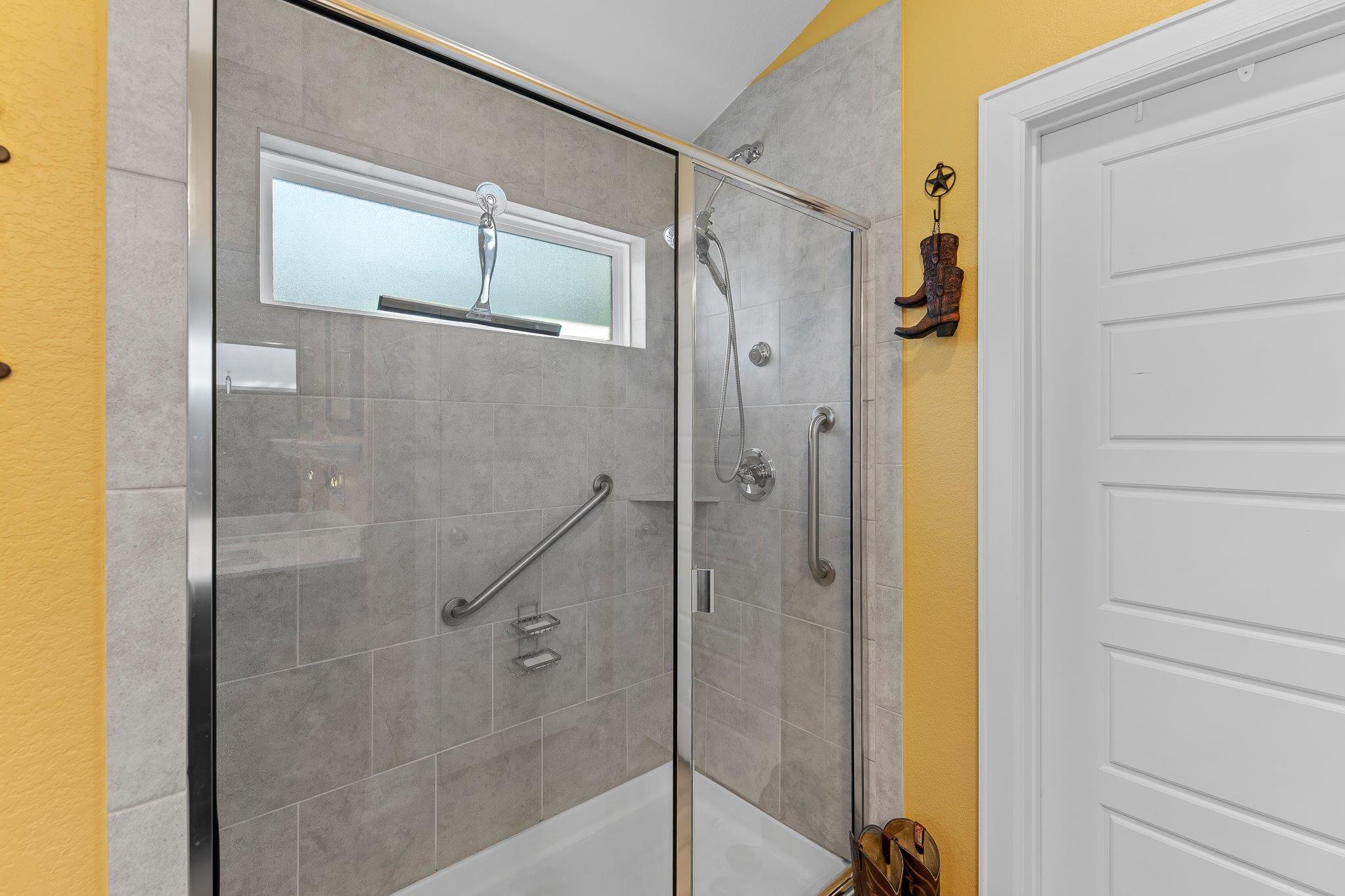 2009 Omaha Dr, Lago Vista, TX 78645