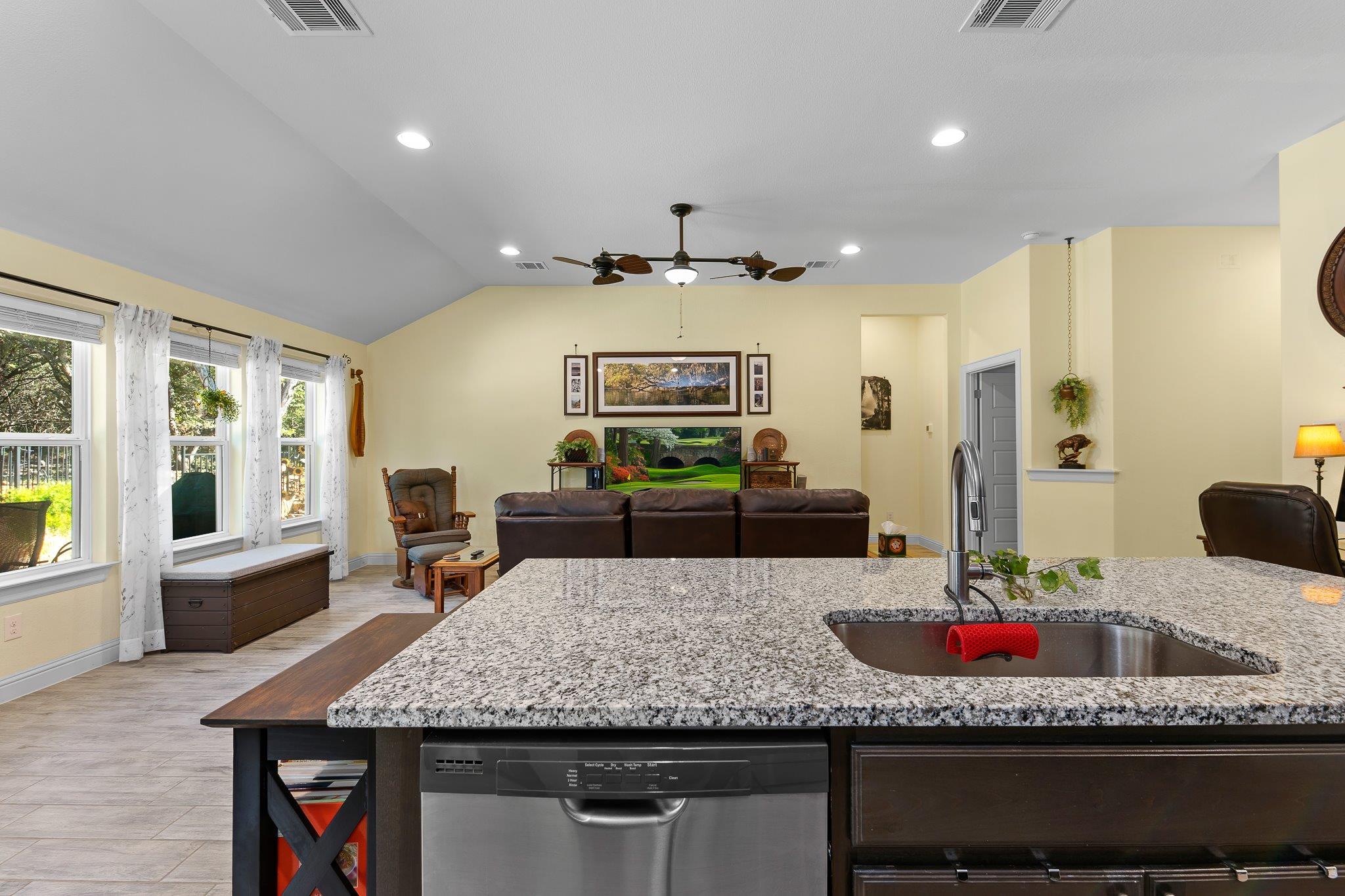 2009 Omaha Dr, Lago Vista, TX 78645