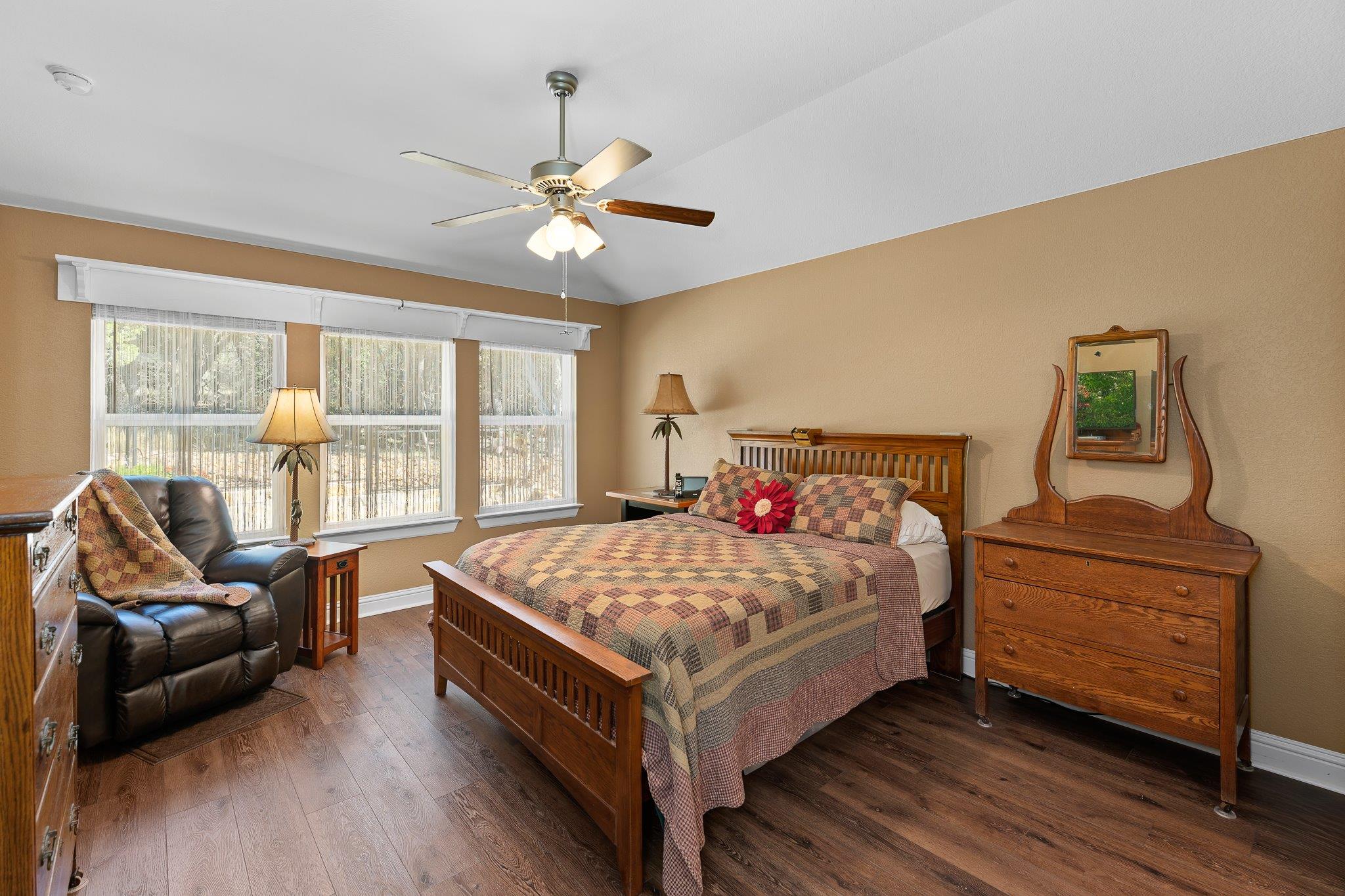 2009 Omaha Dr, Lago Vista, TX 78645