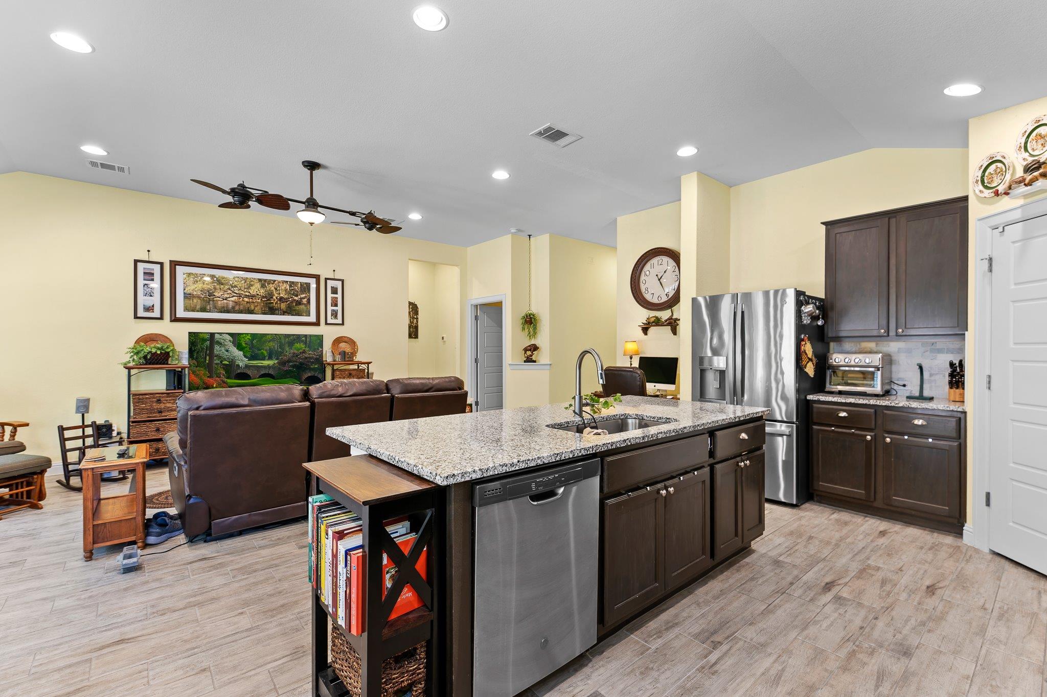 2009 Omaha Dr, Lago Vista, TX 78645