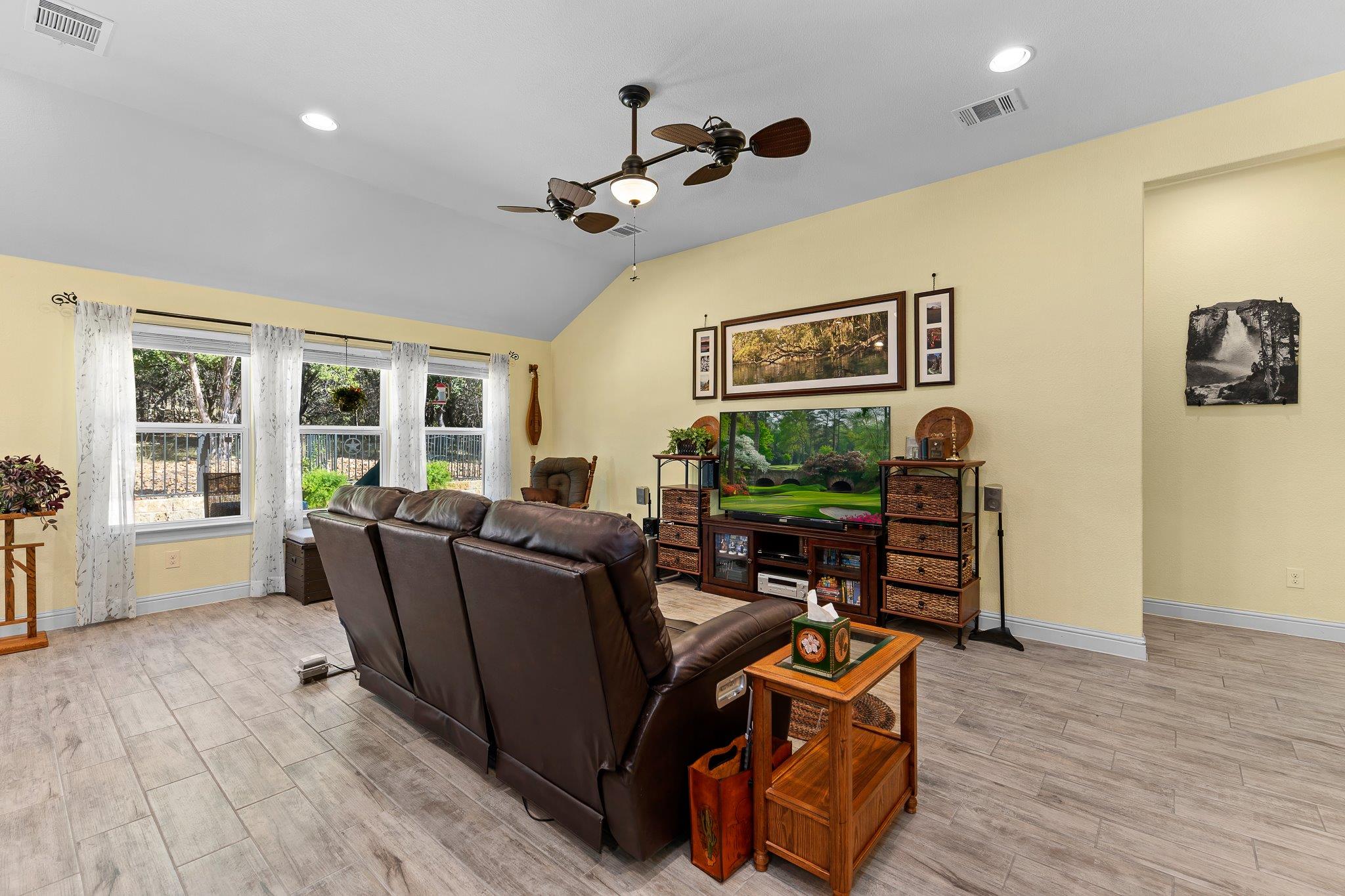 2009 Omaha Dr, Lago Vista, TX 78645