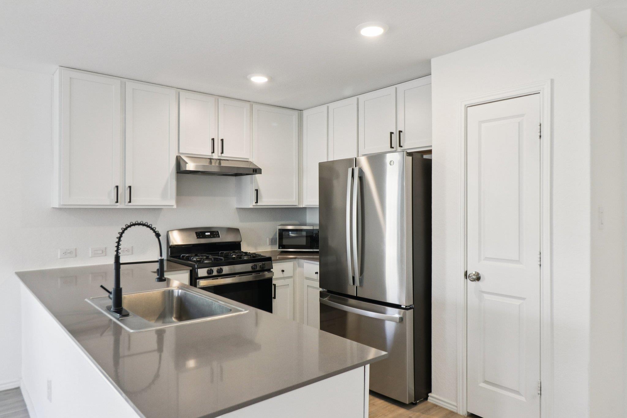 9028 James Bowie, Seguin, TX 78155