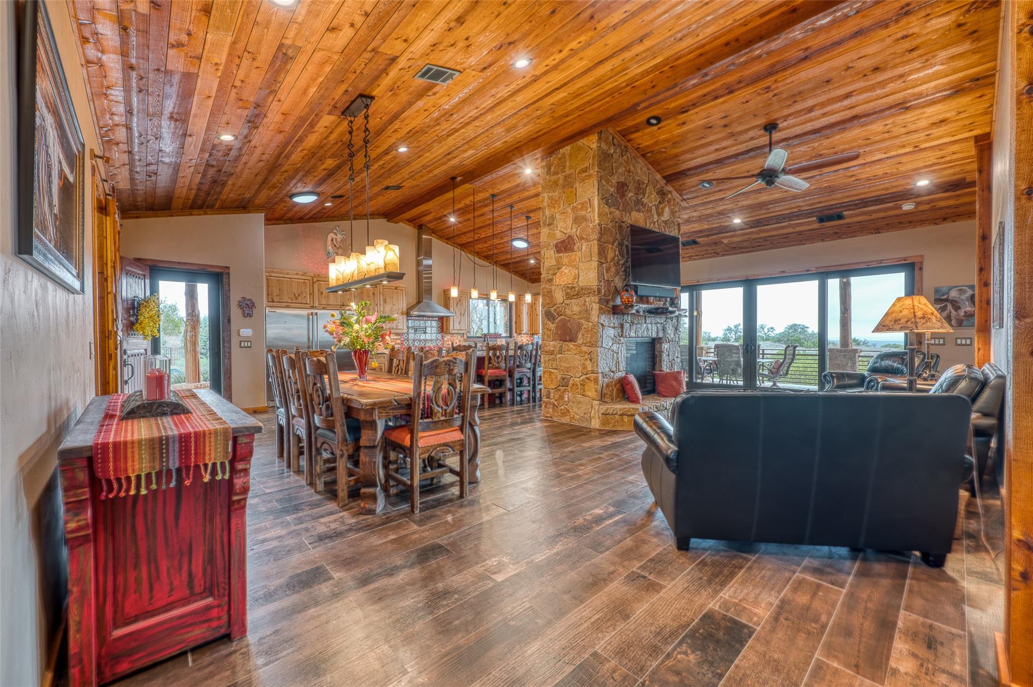 281 Cedar Mountain Dr, Marble Falls, TX 78654