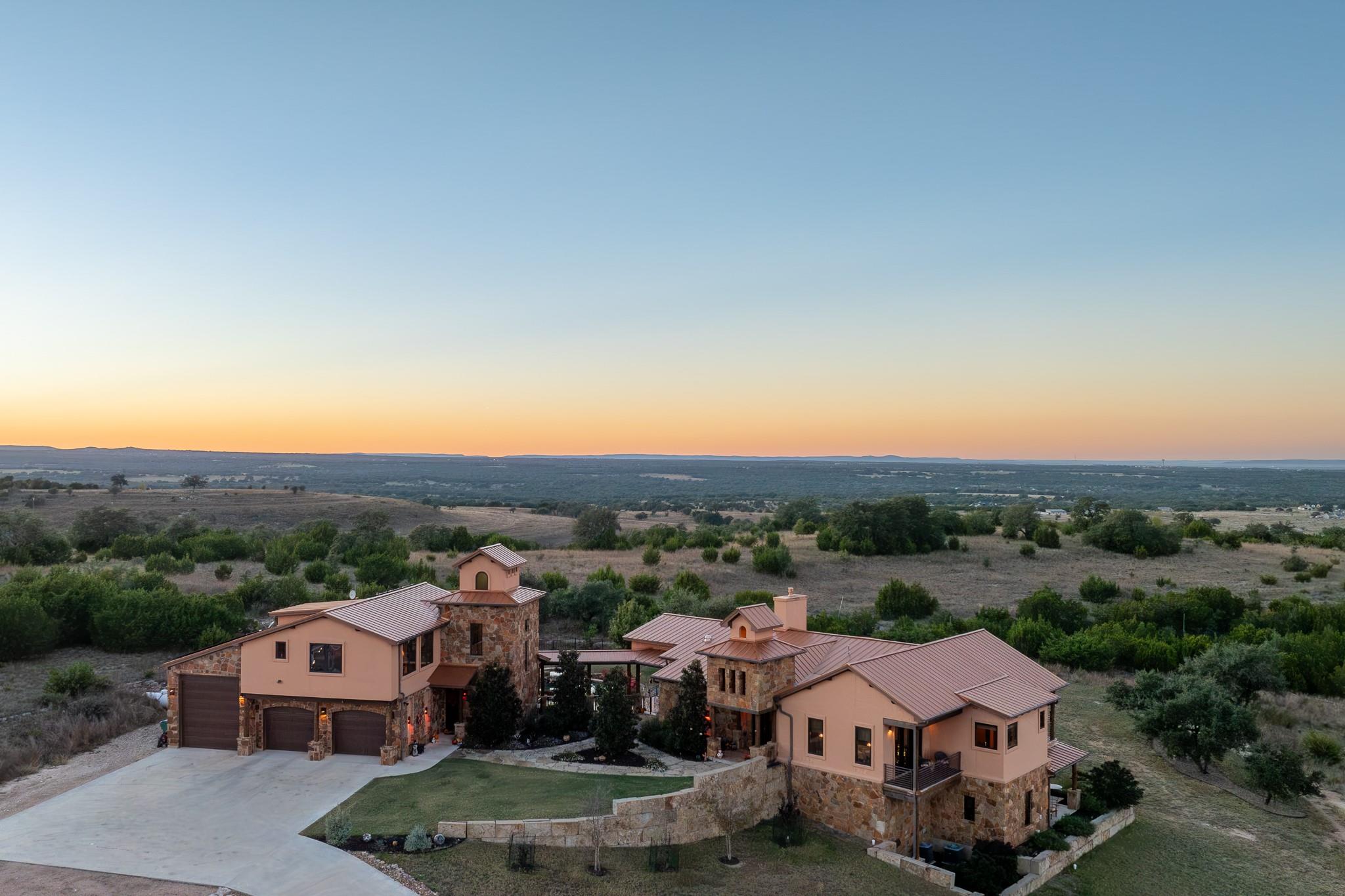 281 Cedar Mountain Dr, Marble Falls, TX 78654