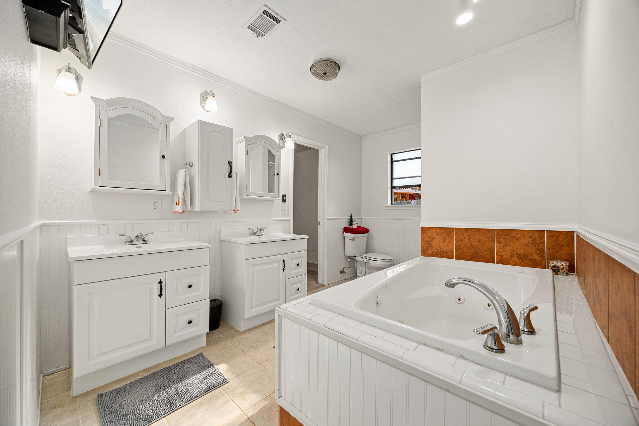 2621 Oak Haven Dr, San Marcos, TX 78666