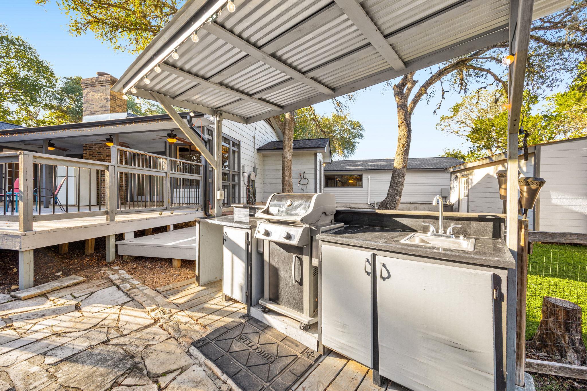 2621 Oak Haven Dr, San Marcos, TX 78666