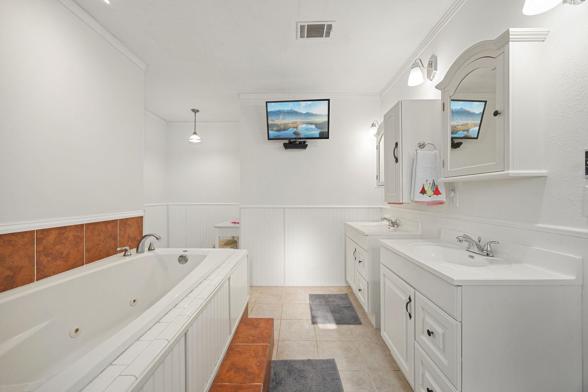 2621 Oak Haven Dr, San Marcos, TX 78666