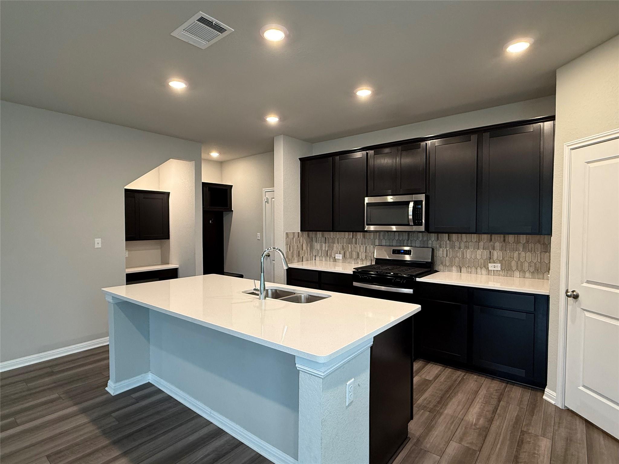 953 Lone Peak Way, Dripping Springs, TX 78620