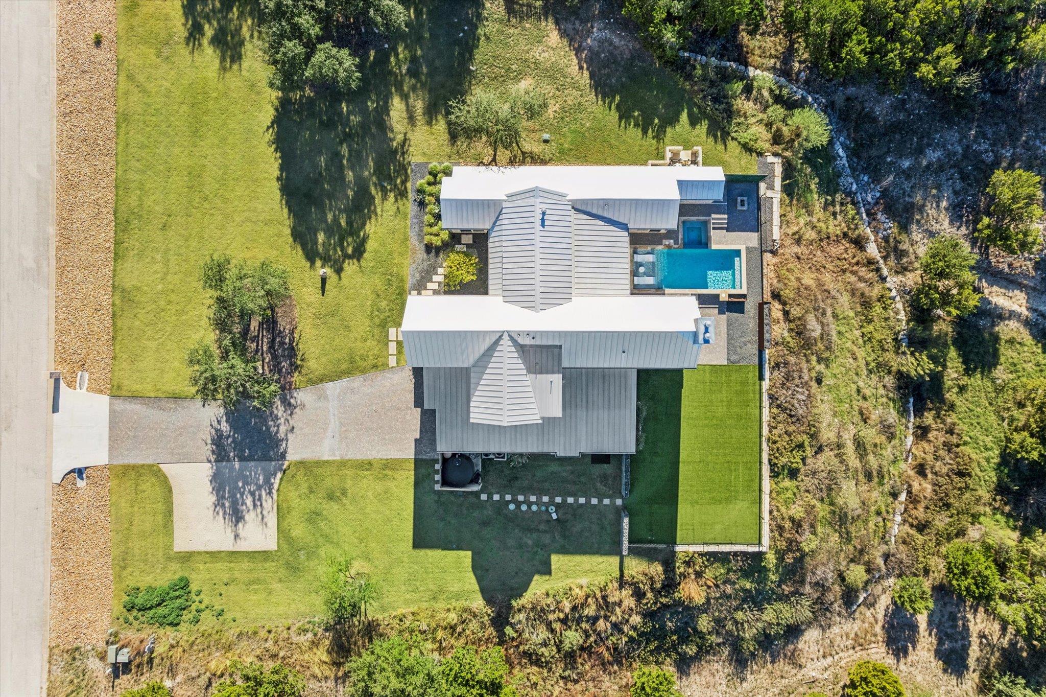 5000 Creek Meadow Cv, Spicewood, TX 78669