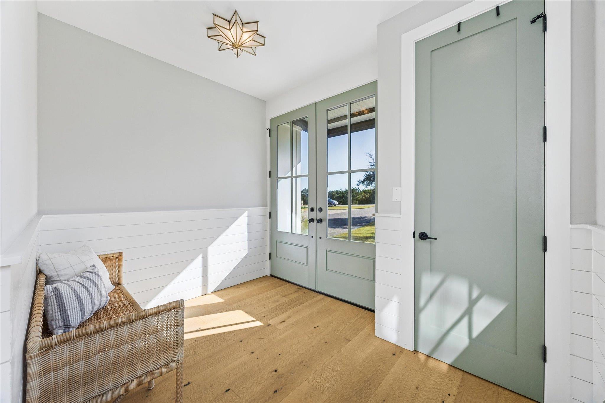 5000 Creek Meadow Cv, Spicewood, TX 78669