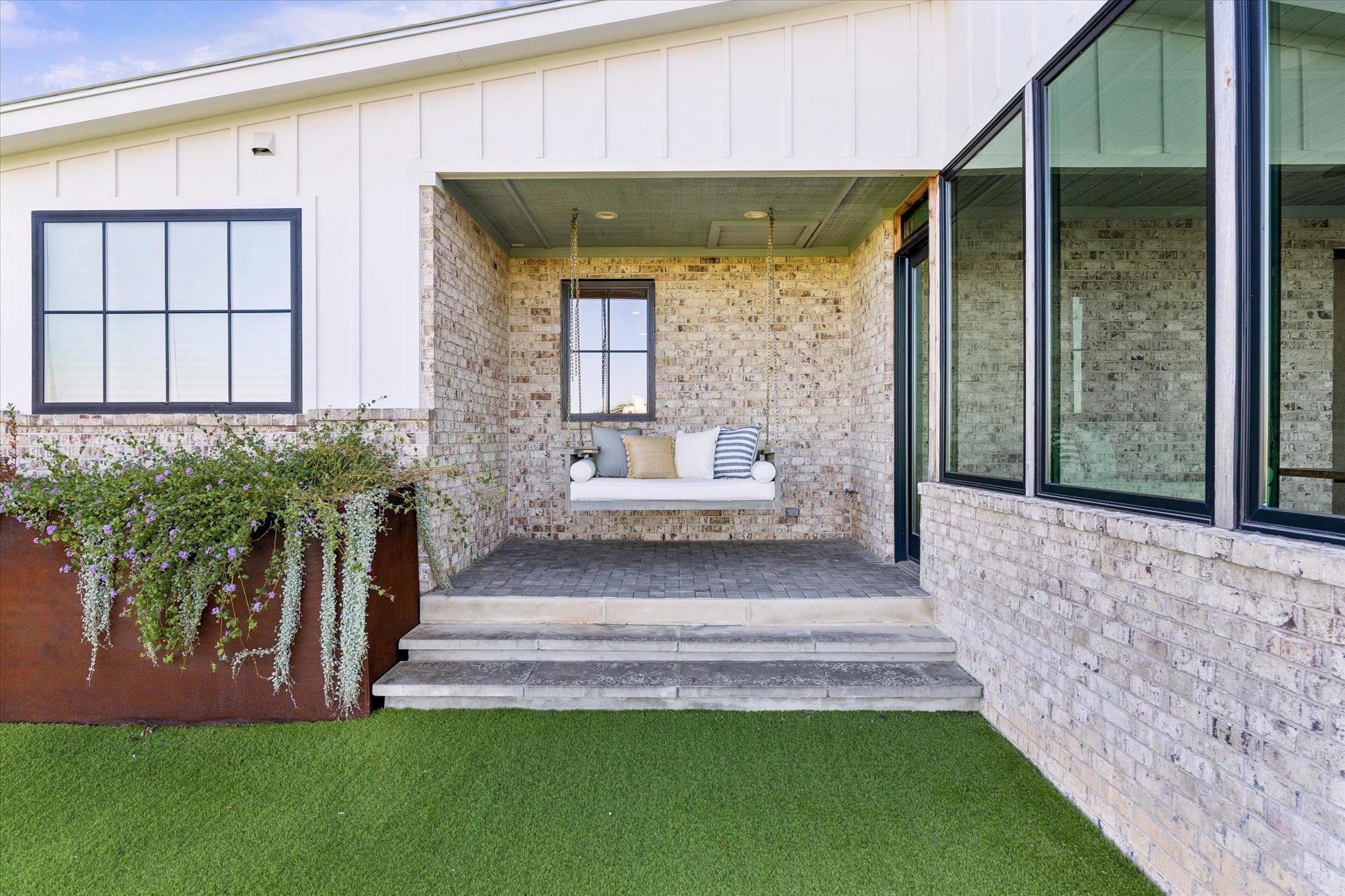 5000 Creek Meadow Cv, Spicewood, TX 78669