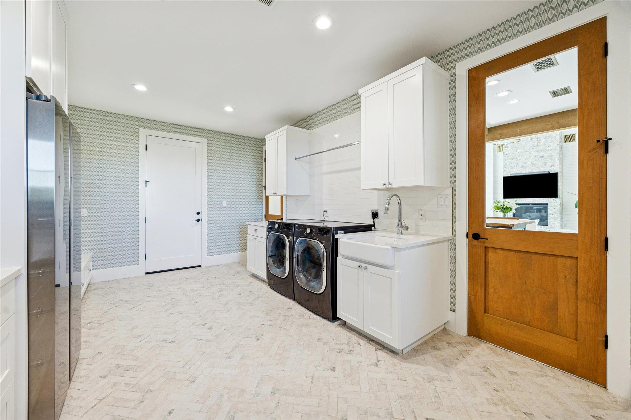 5000 Creek Meadow Cv, Spicewood, TX 78669