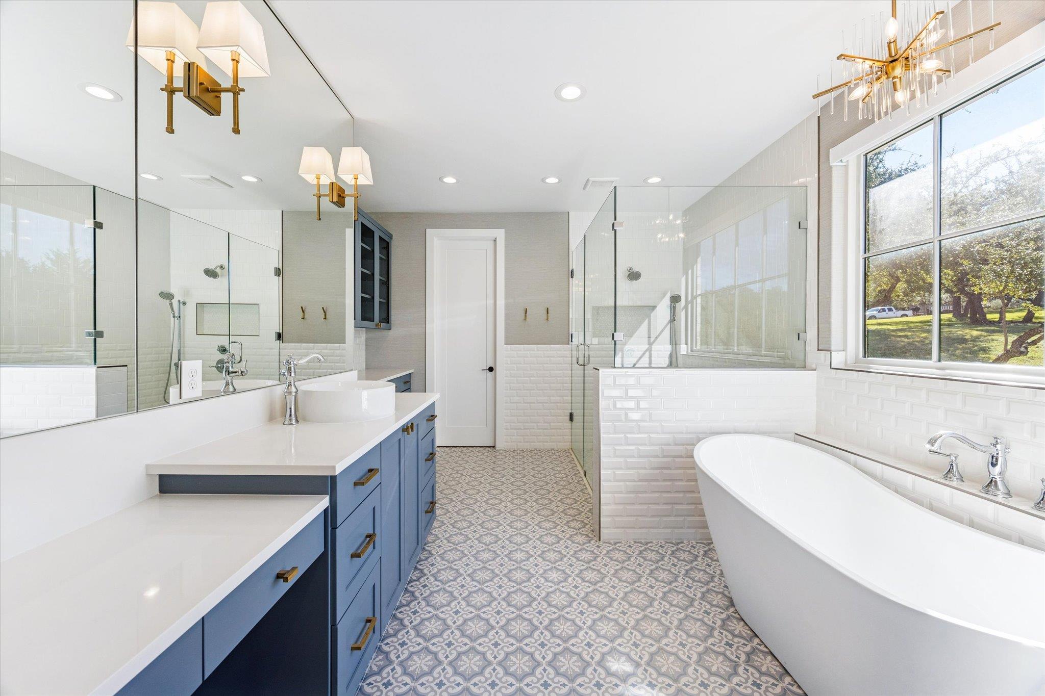 5000 Creek Meadow Cv, Spicewood, TX 78669