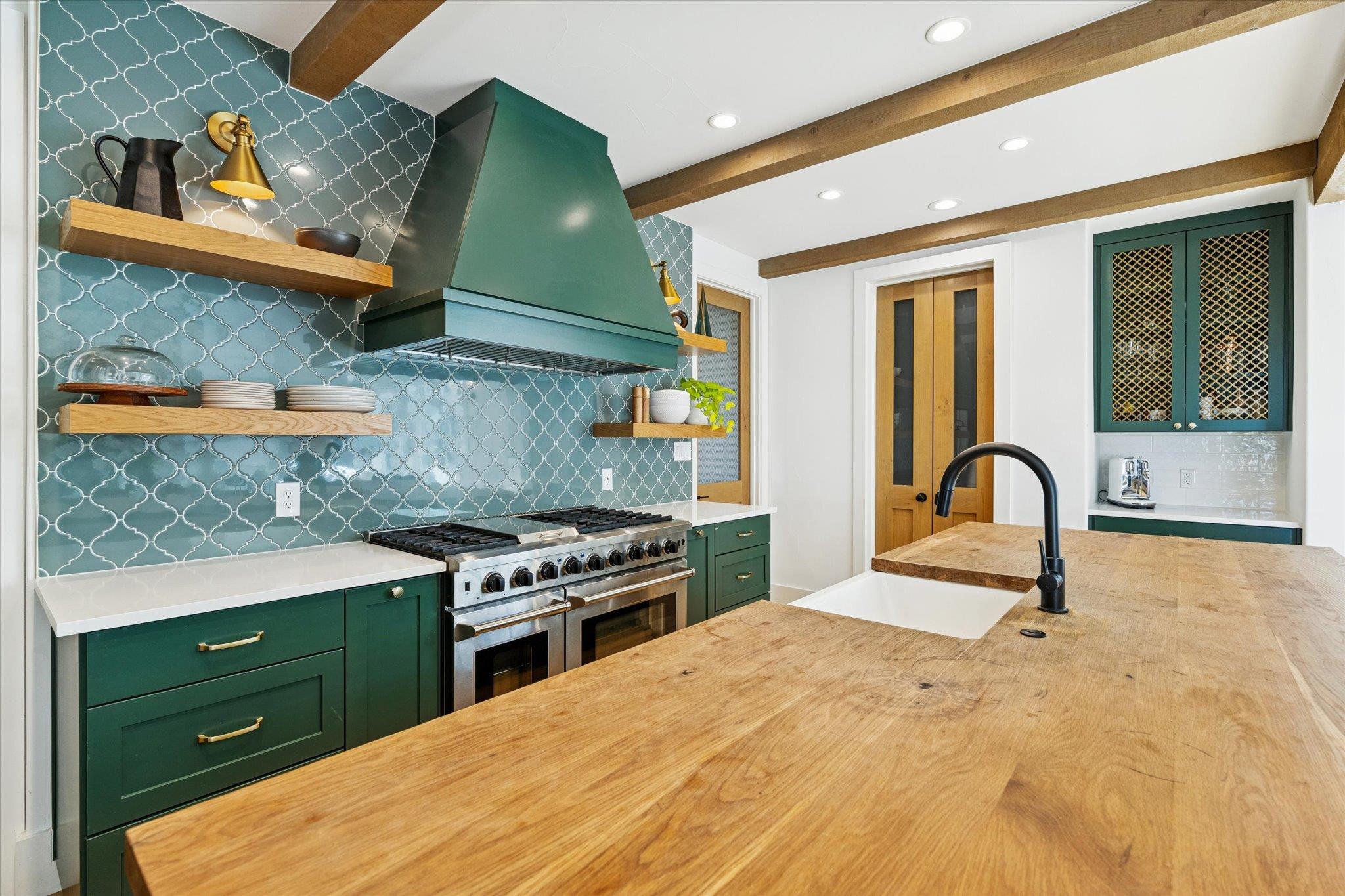 5000 Creek Meadow Cv, Spicewood, TX 78669