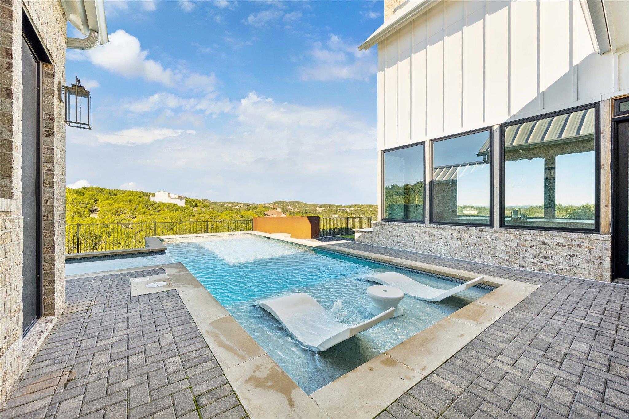 5000 Creek Meadow Cv, Spicewood, TX 78669