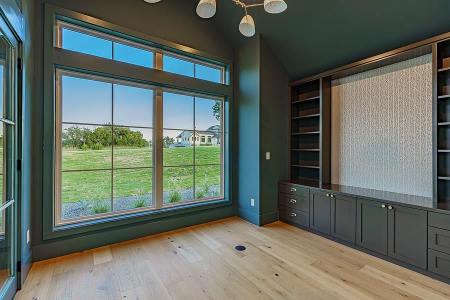 5000 Creek Meadow Cv, Spicewood, TX 78669