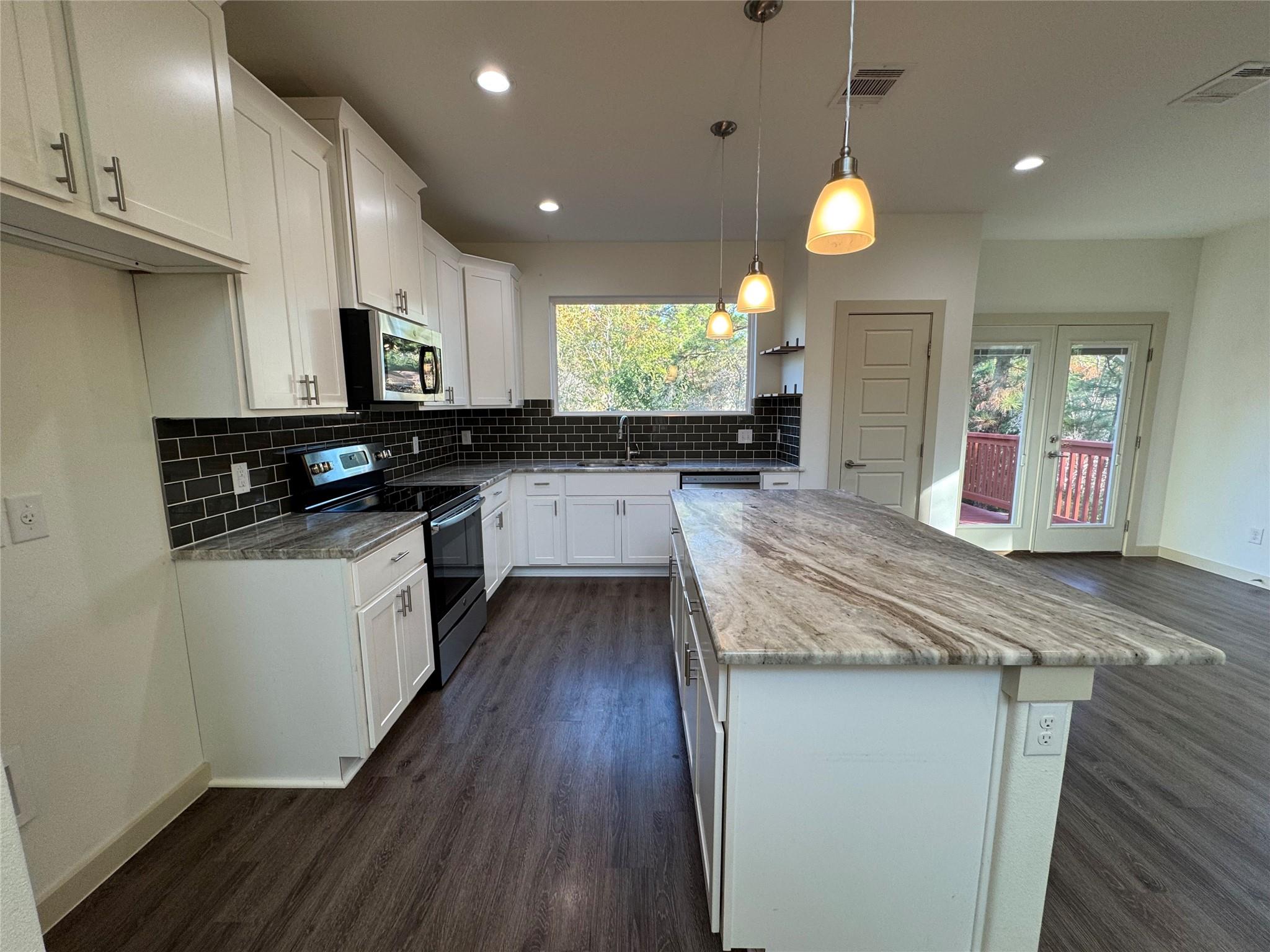 116 Kohala Ln, Bastrop, TX 78602