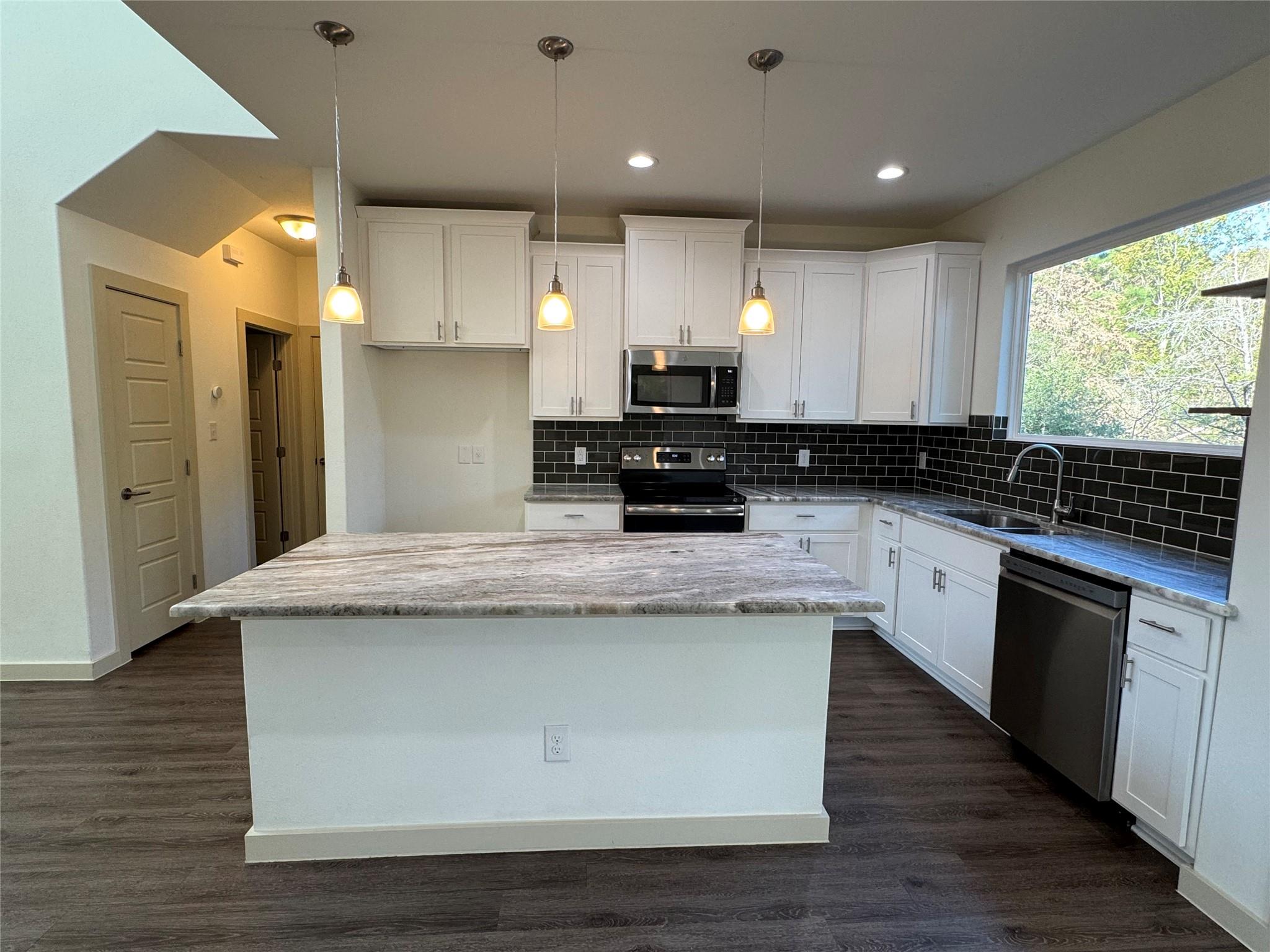 116 Kohala Ln, Bastrop, TX 78602