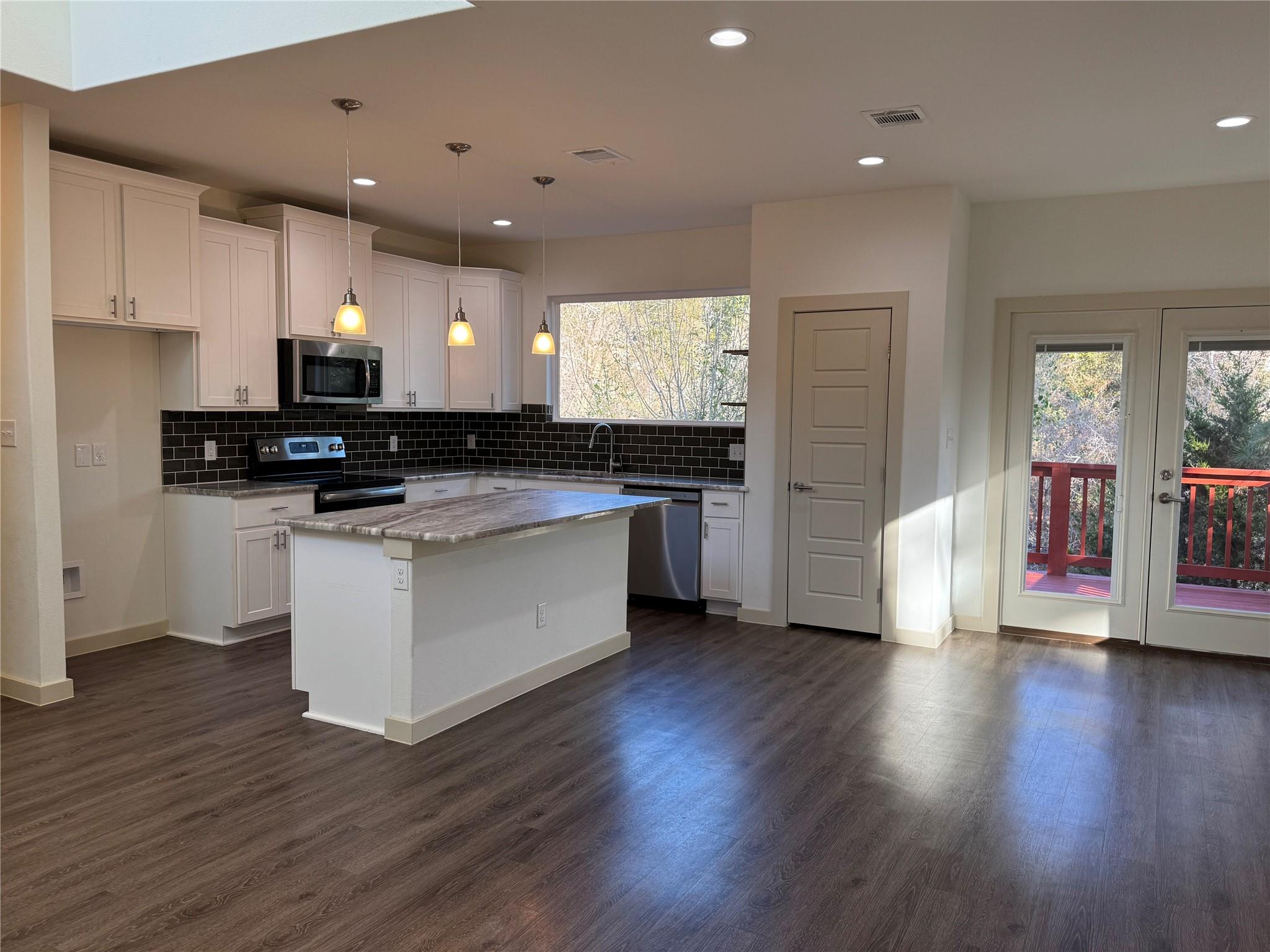 116 Kohala Ln, Bastrop, TX 78602