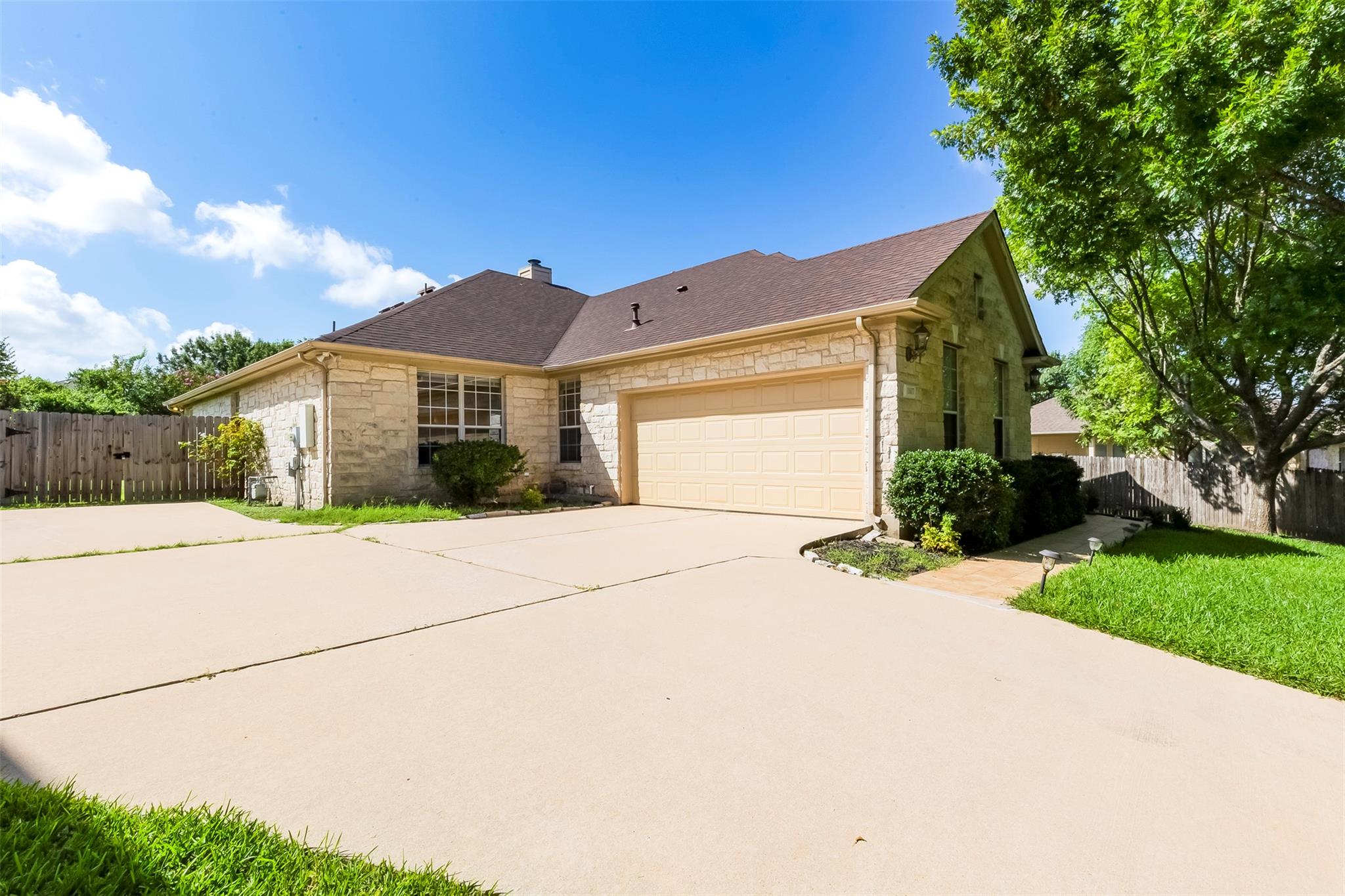1107 Saint John Ct, Pflugerville, TX 78660