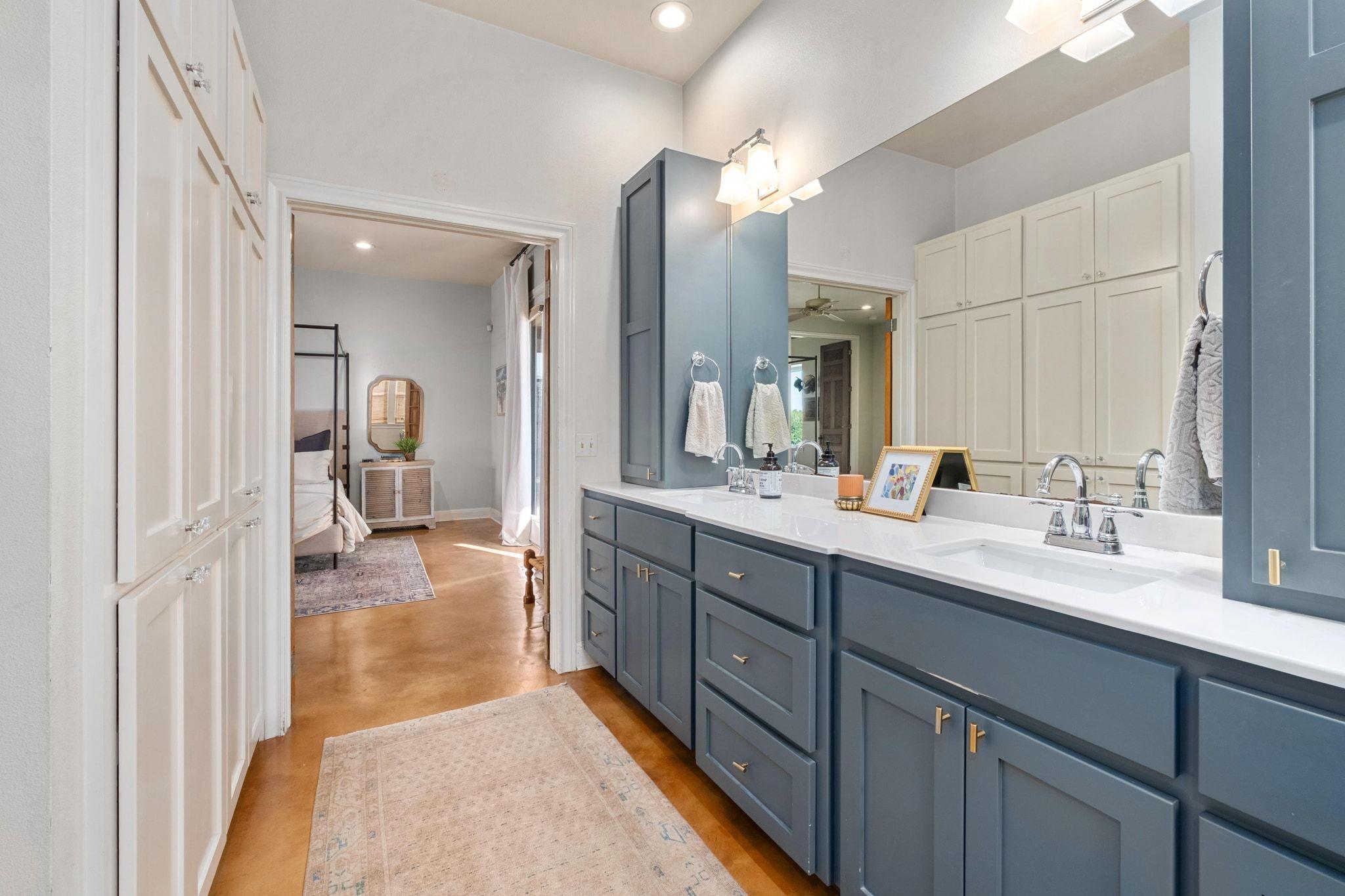 2300 W Fitzhugh Rd, Dripping Springs, TX 78620