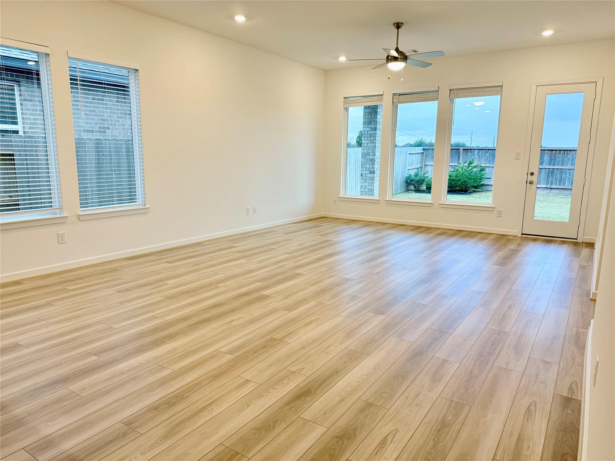 9922 Sunflower Mist Ln, Richmond, TX 77407