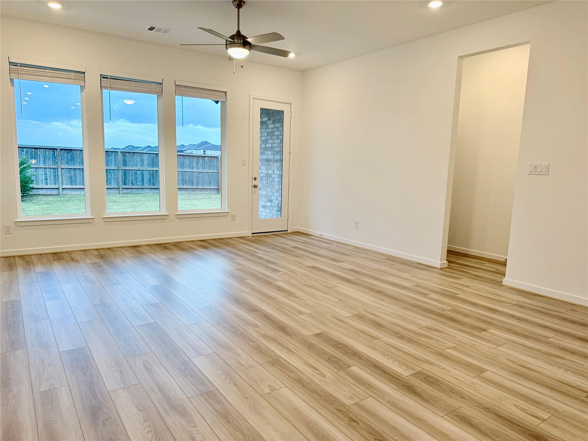 9922 Sunflower Mist Ln, Richmond, TX 77407