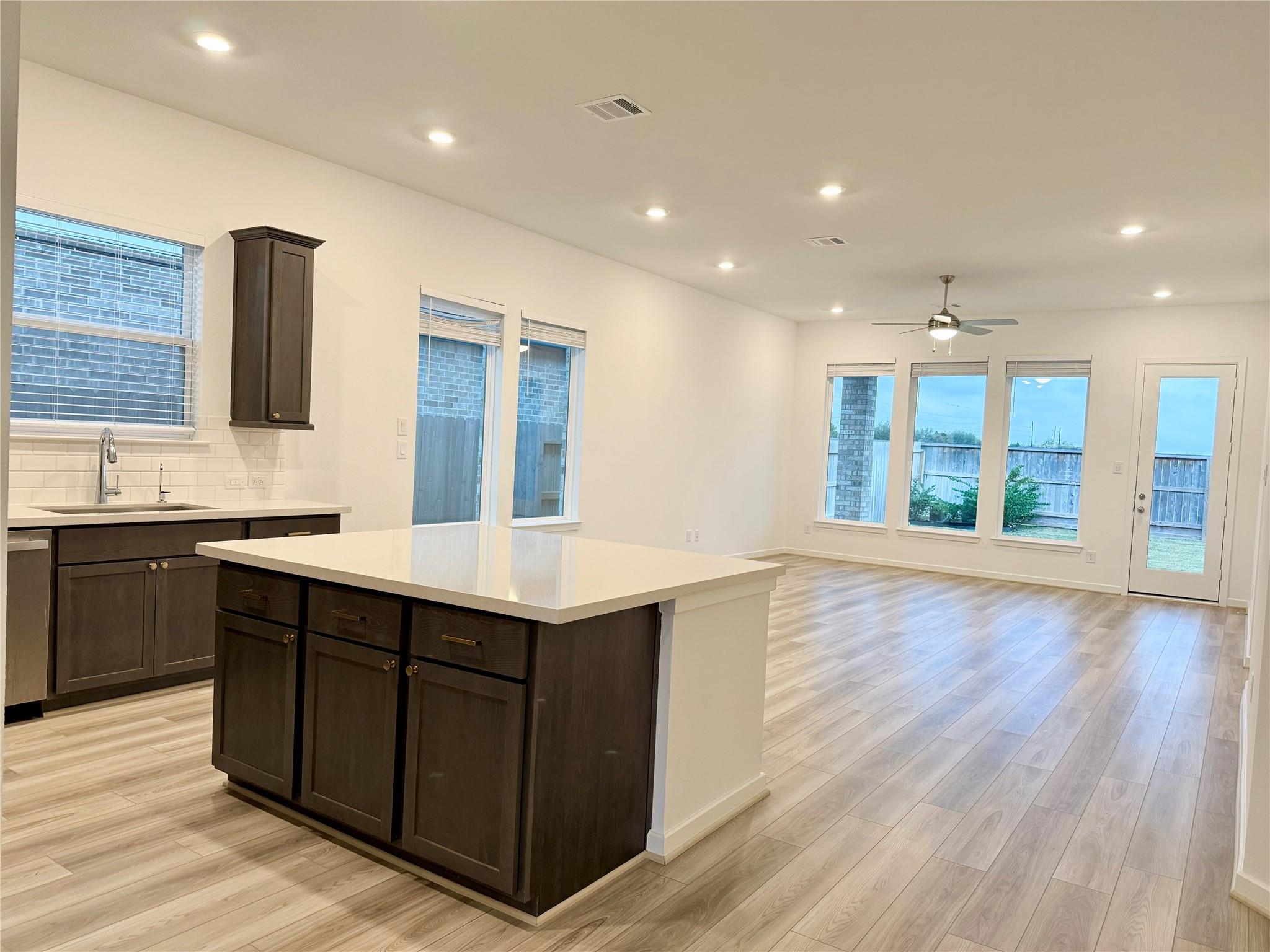 9922 Sunflower Mist Ln, Richmond, TX 77407