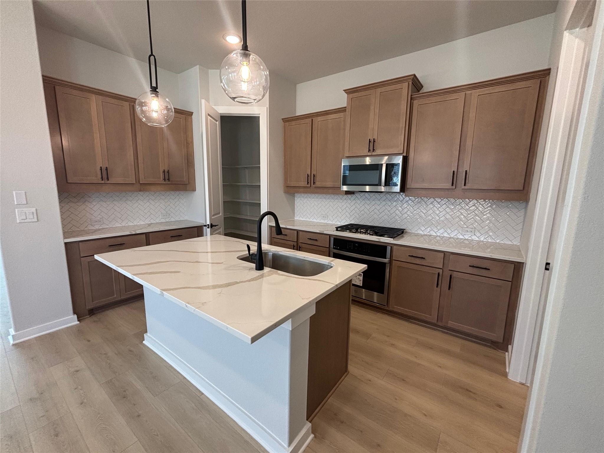 2204 Spokane Dr, Leander, TX 78641