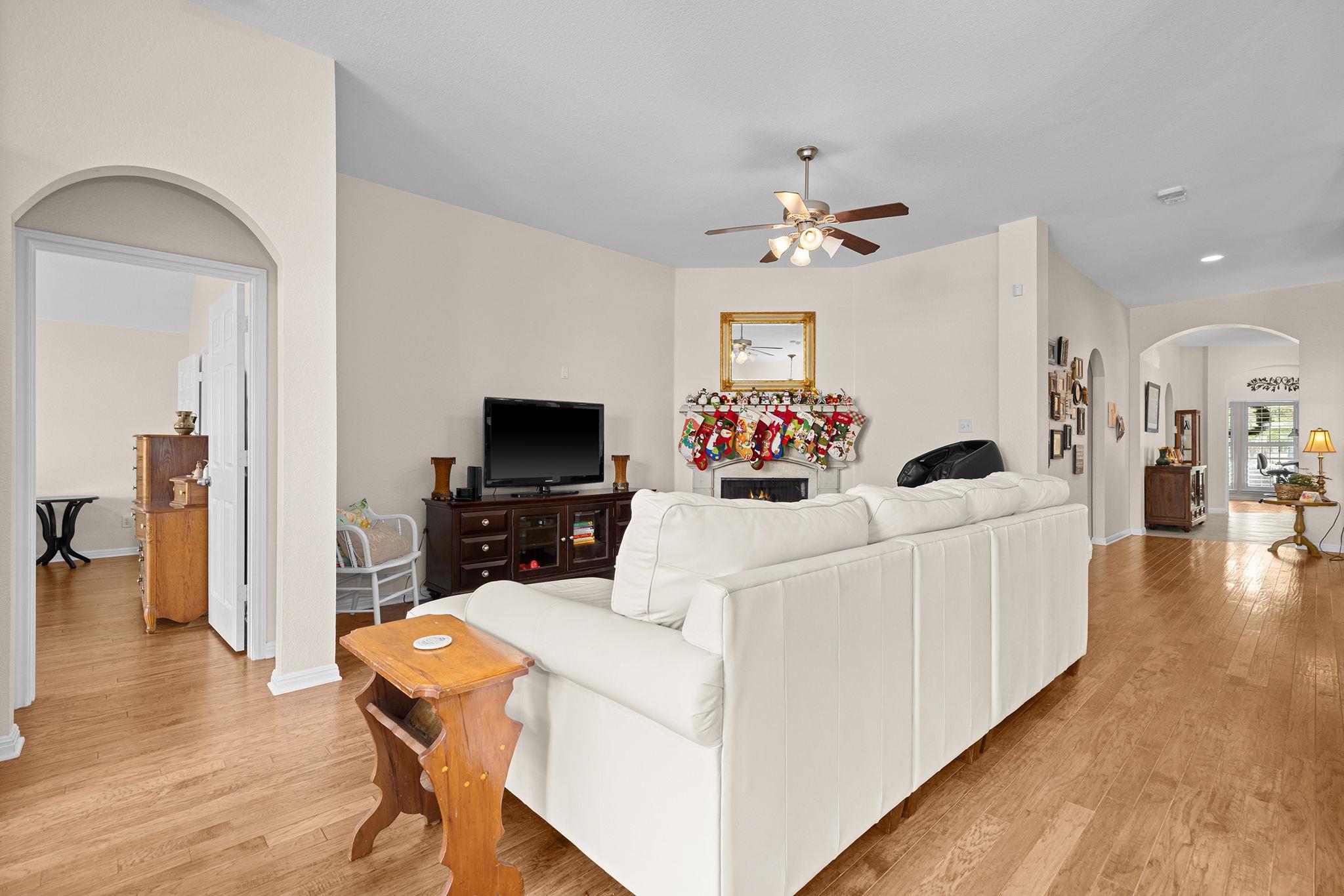 611 Westbury Ln, Georgetown, TX 78633