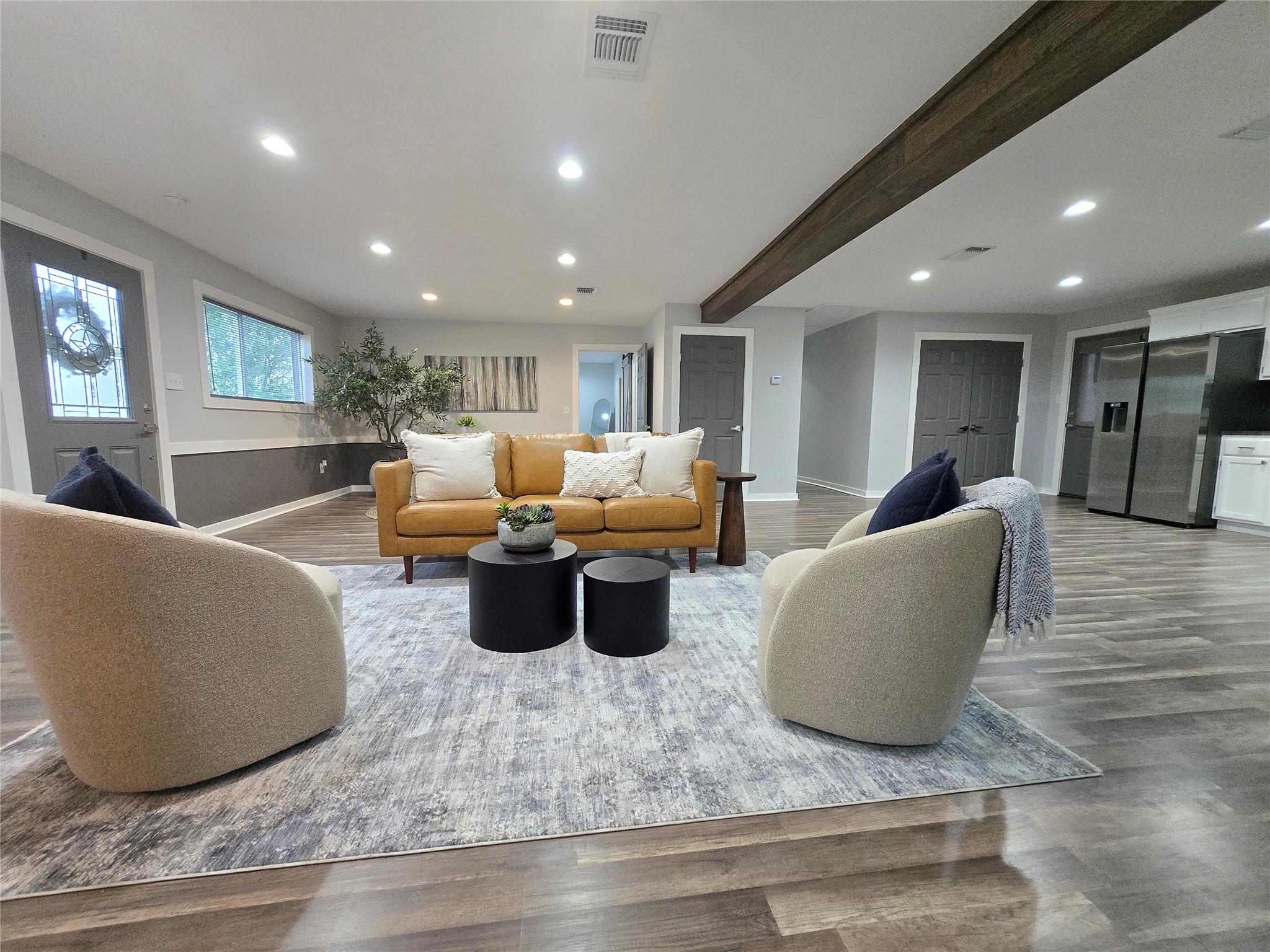 507 W 1st St, Flatonia, TX 78941