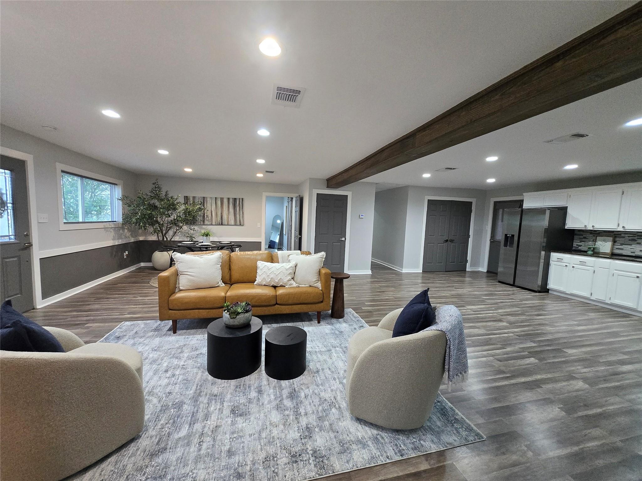 507 W 1st St, Flatonia, TX 78941