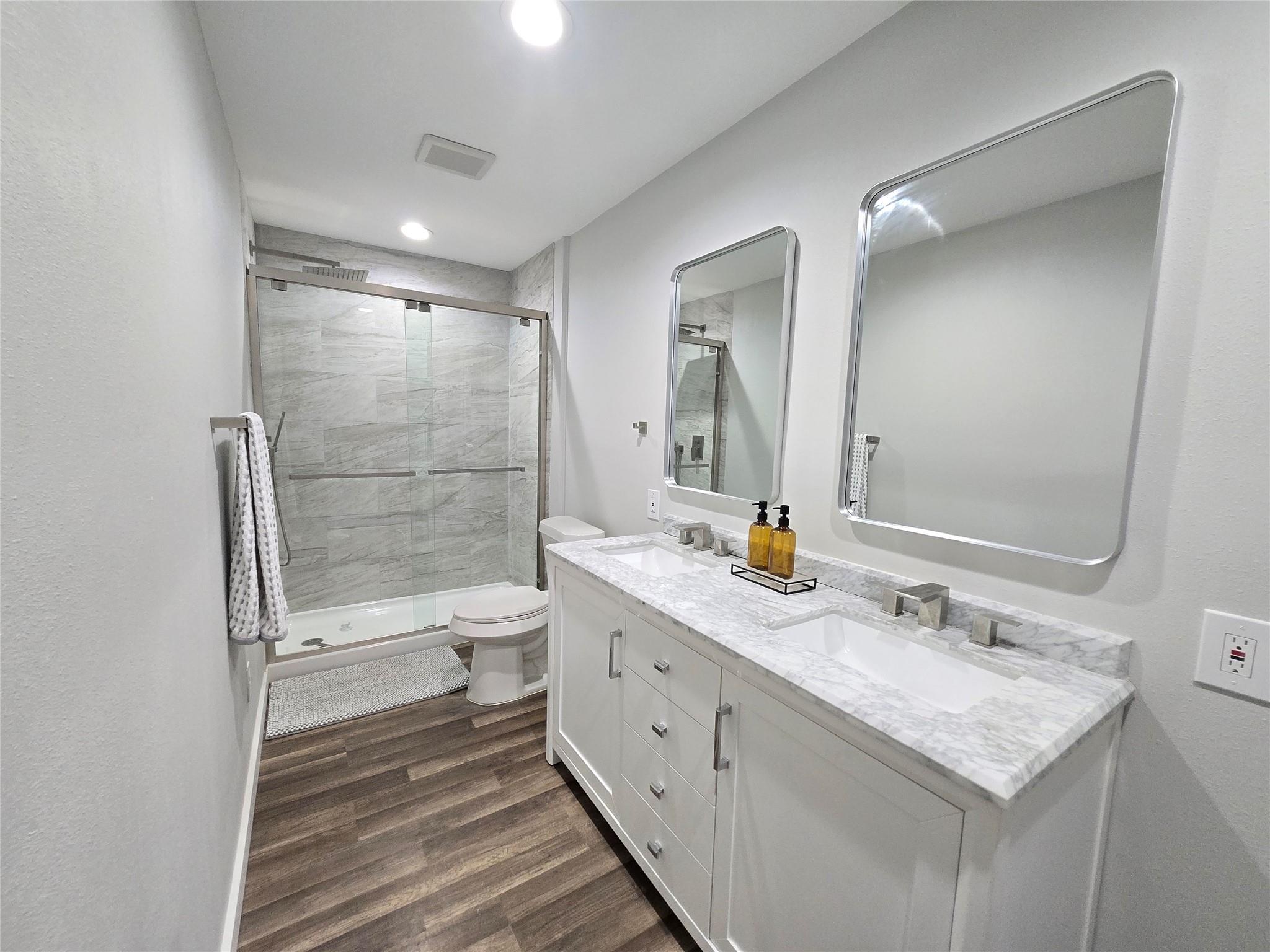 507 W 1st St, Flatonia, TX 78941