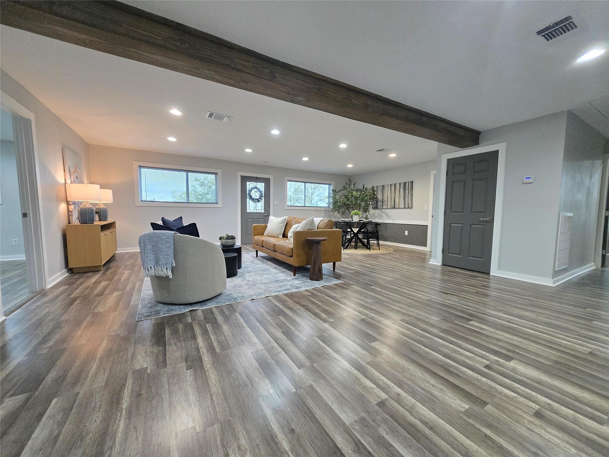 507 W 1st St, Flatonia, TX 78941